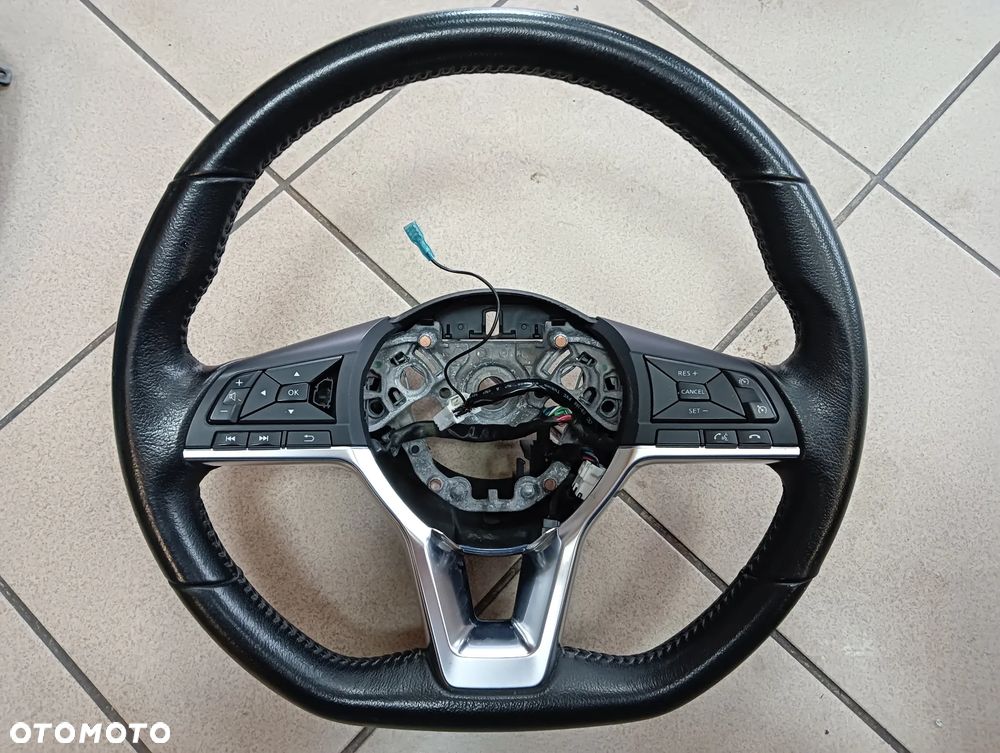 Nissan Micra K14 kierownica - 1