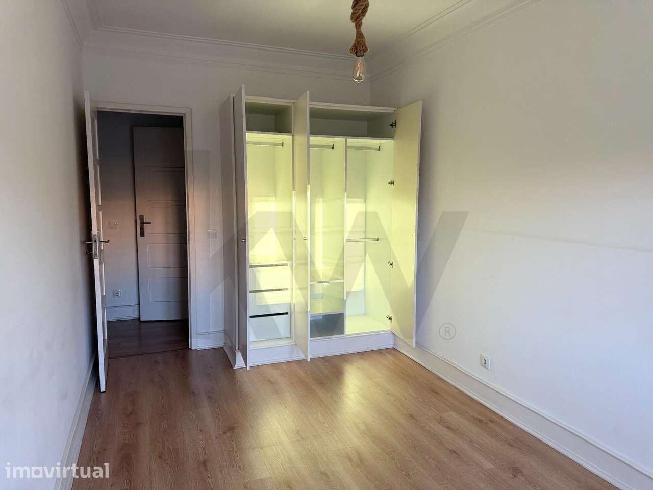 Apartamento T1 na Avenida 5 de Outubro - Grande imagem: 5/21