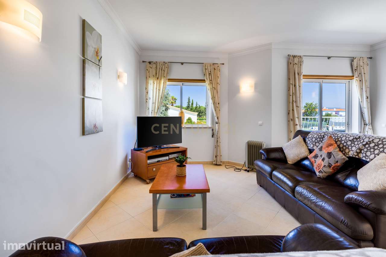 Espaçoso Apartamento T3 no Último Piso com Vista para as Piscinas no O - Grande imagem: 4/29