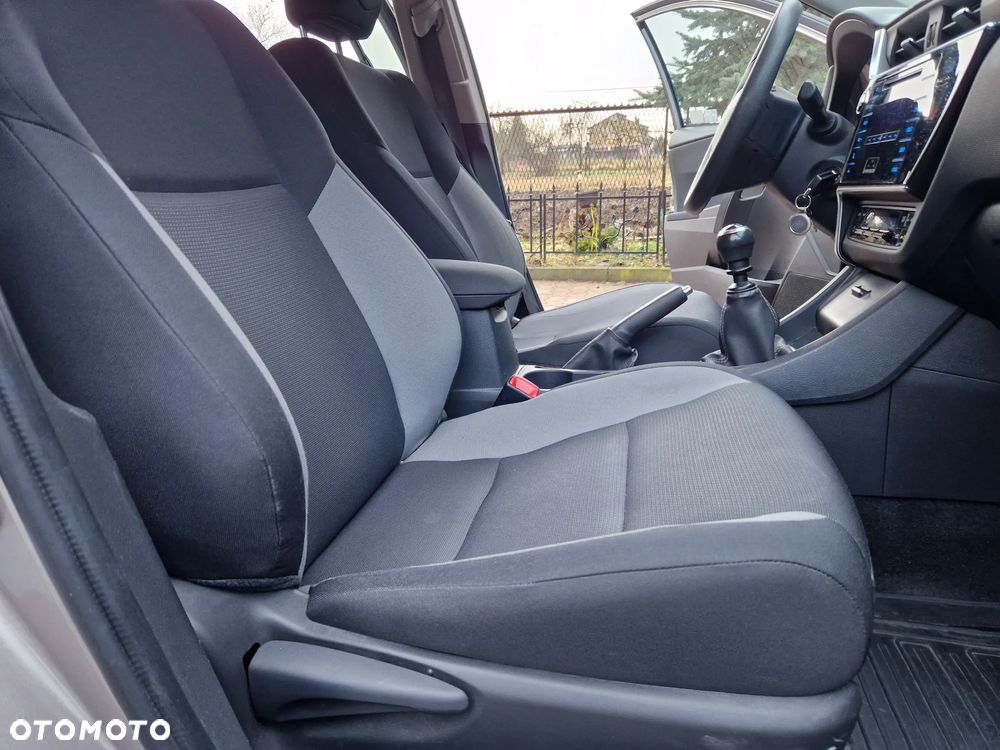 Toyota Auris 1.6 Active - 26