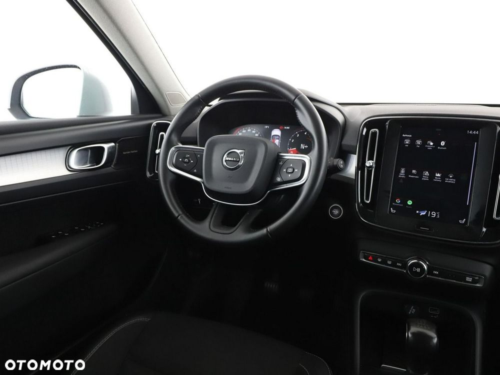 Volvo XC 40 T3 Momentum - 17