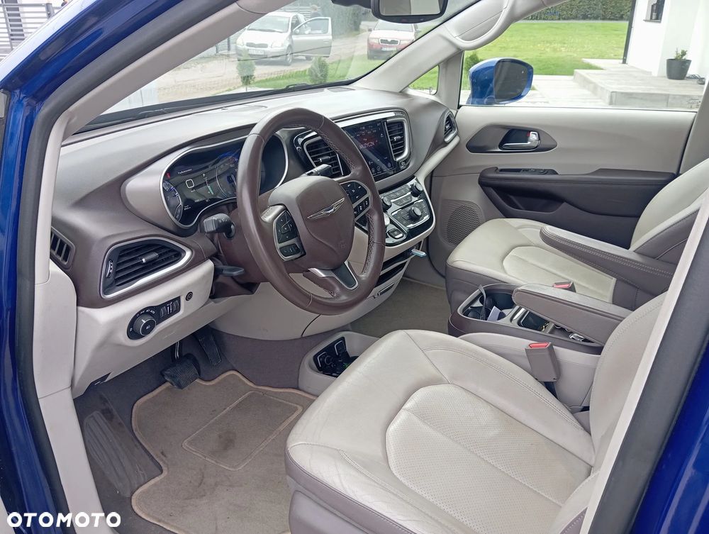 Chrysler Pacifica - 9