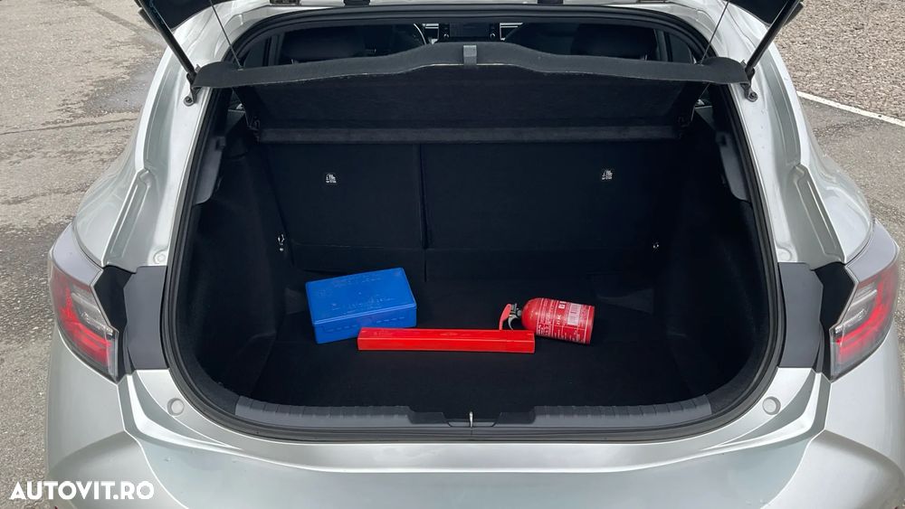 Toyota Corolla 1.8 HSD Dynamic - 12