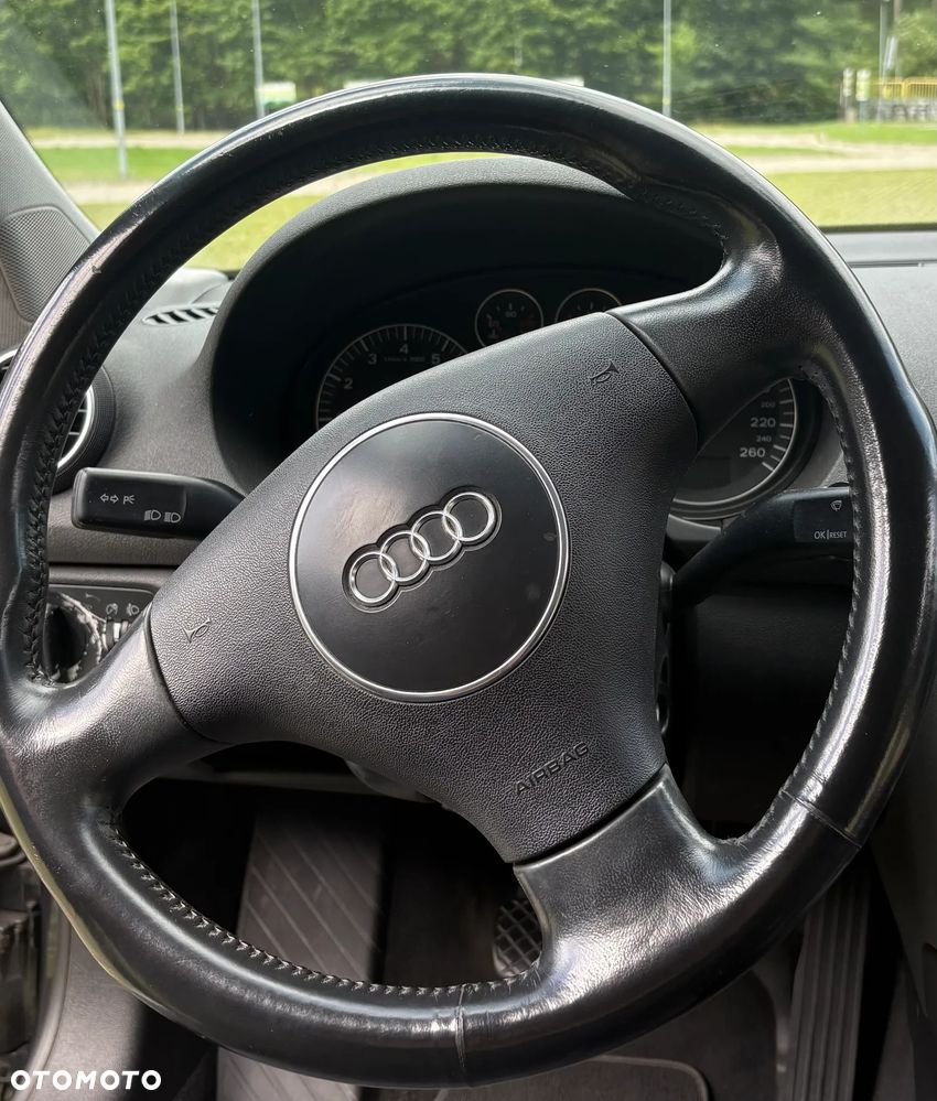 Audi A3 3-drzwiowe 1.6 Ambiente - 5