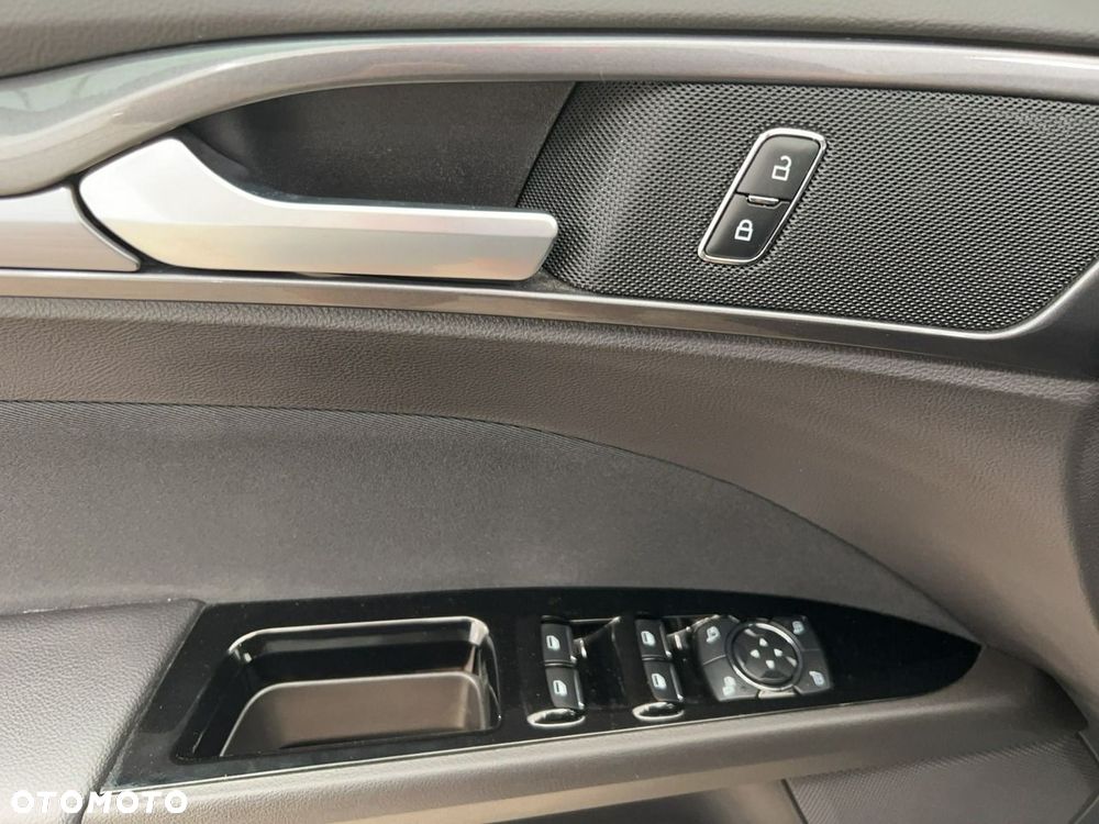 Ford Mondeo 2.0 EcoBlue Titanium - 13