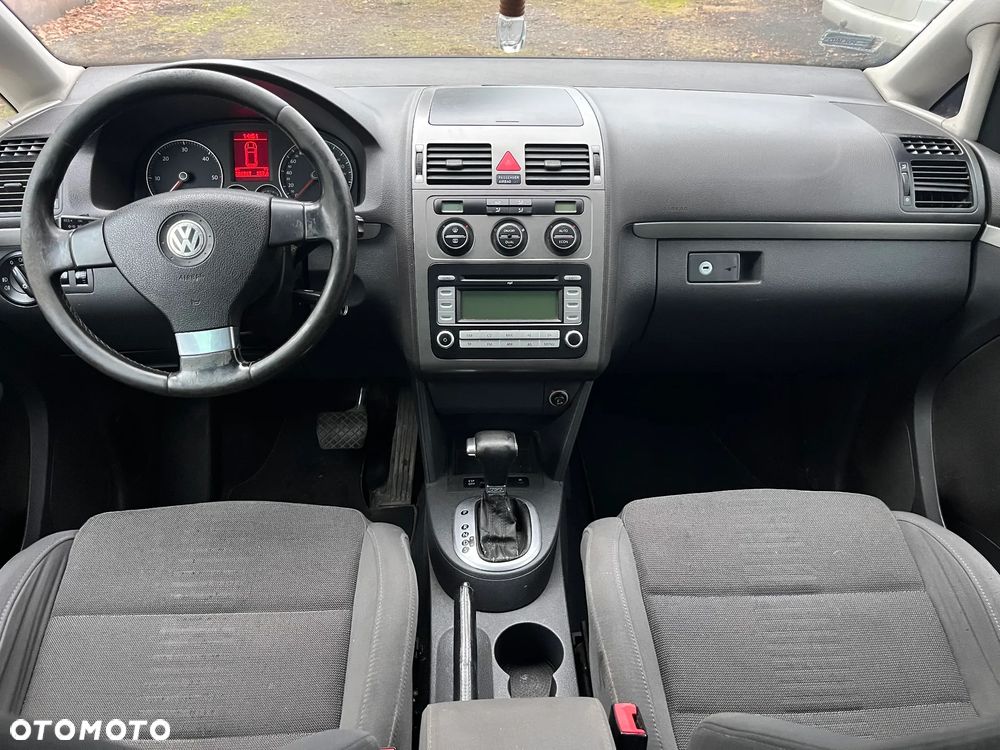 Volkswagen Touran 2.0 TDI Highline DSG - 5