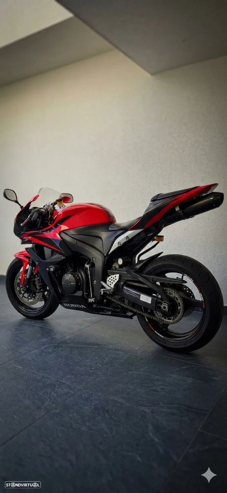 Honda CBR 600RR | Apenas 13.200 km | Estado irrepreensível | Material original incluído - 3