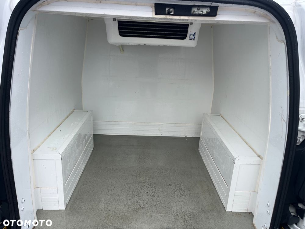 Ford Transit Courier - 6