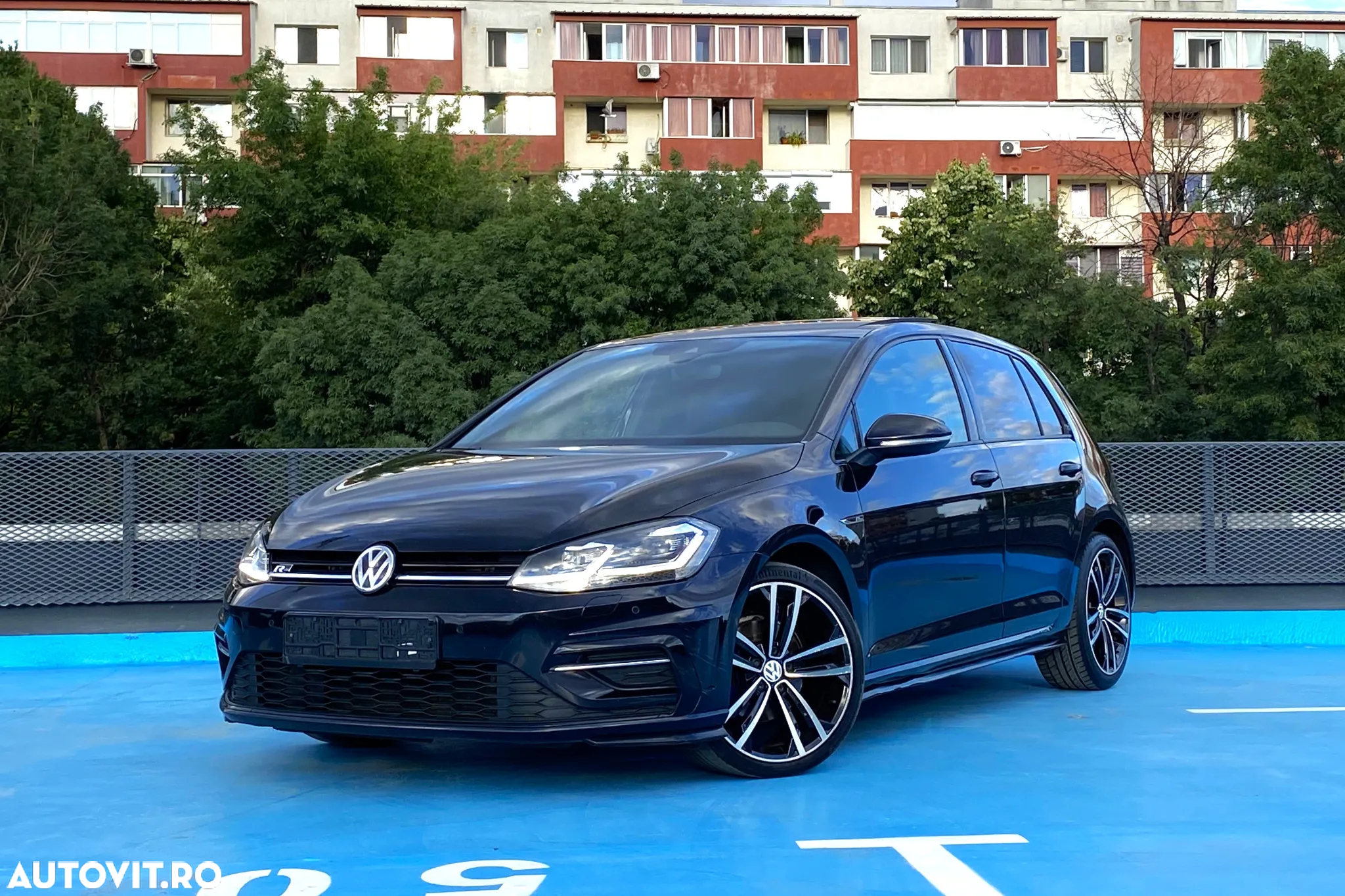 Volkswagen Golf 1.5 eTSI OPF DSG R-Line - 12