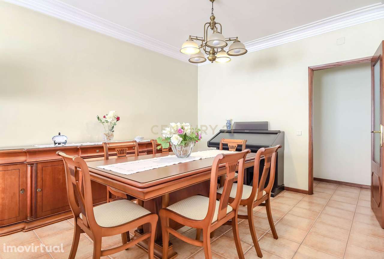 Espetacular Moradia T4 em Gondomar com Jardim e Garagem - Grande imagem: 4/43