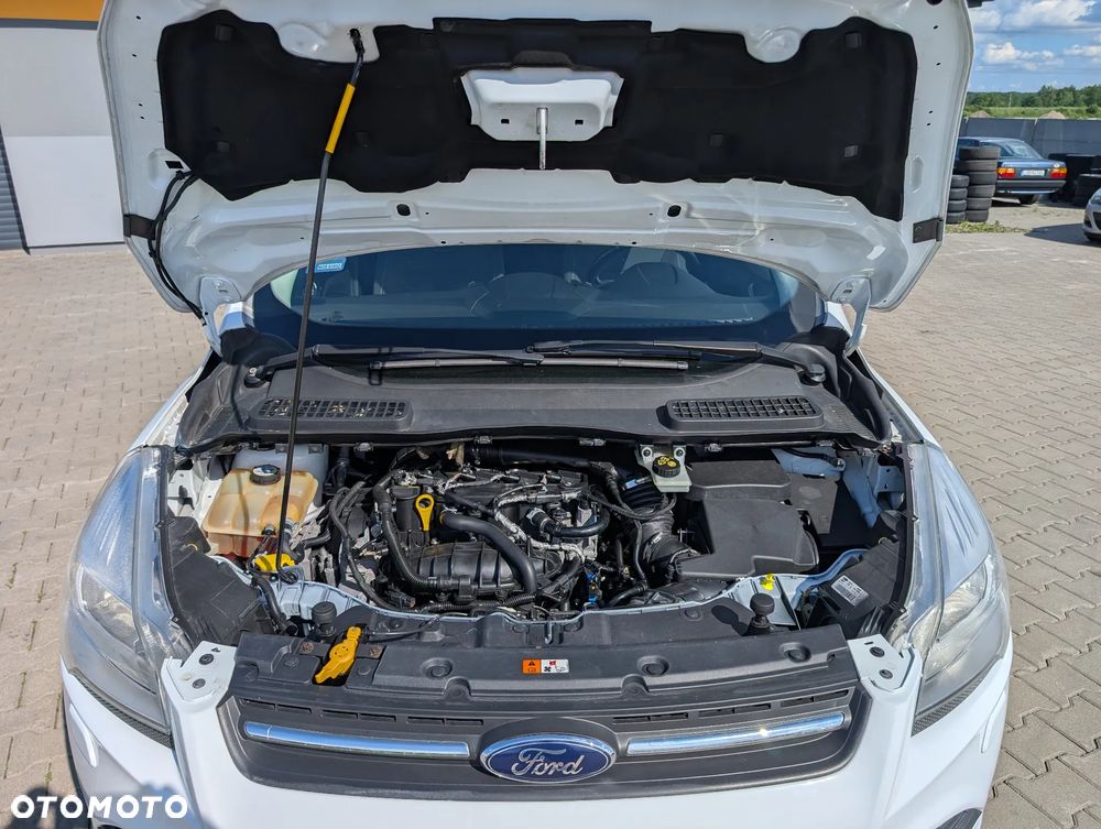 Ford Kuga 1.6 EcoBoost 2x4 Titanium - 20