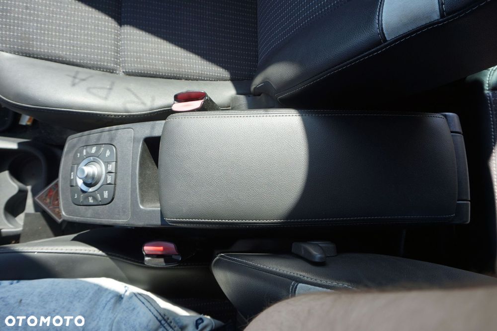 TUNEL ŚRODKOWY PODŁOKIETNIK SCENIC III PH1  RENAULT 2009-2013 - 1