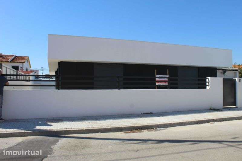Vende-se Moradia Isolada  T4 com Piscina - Grande imagem: 2/12
