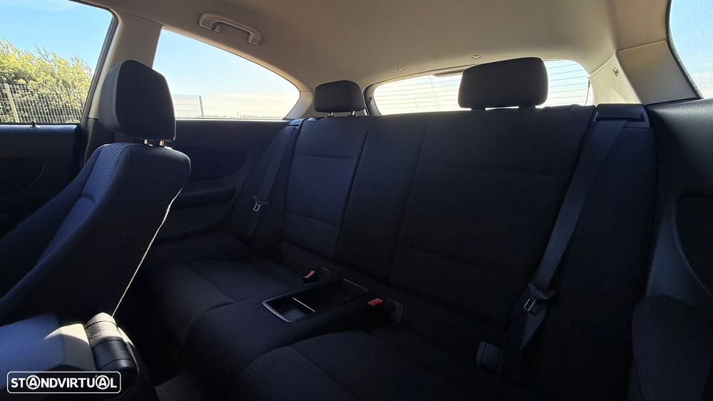 BMW 118 d DPF Edition Sport - 8