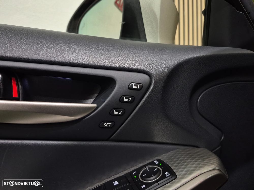 Lexus IS 200 t SPORT - 26