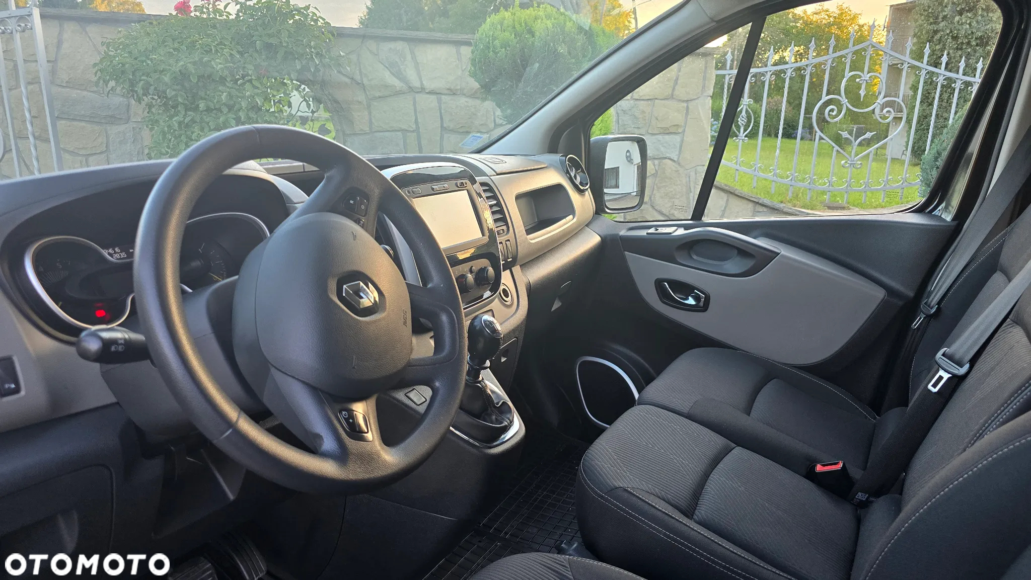 Renault Trafic - 12