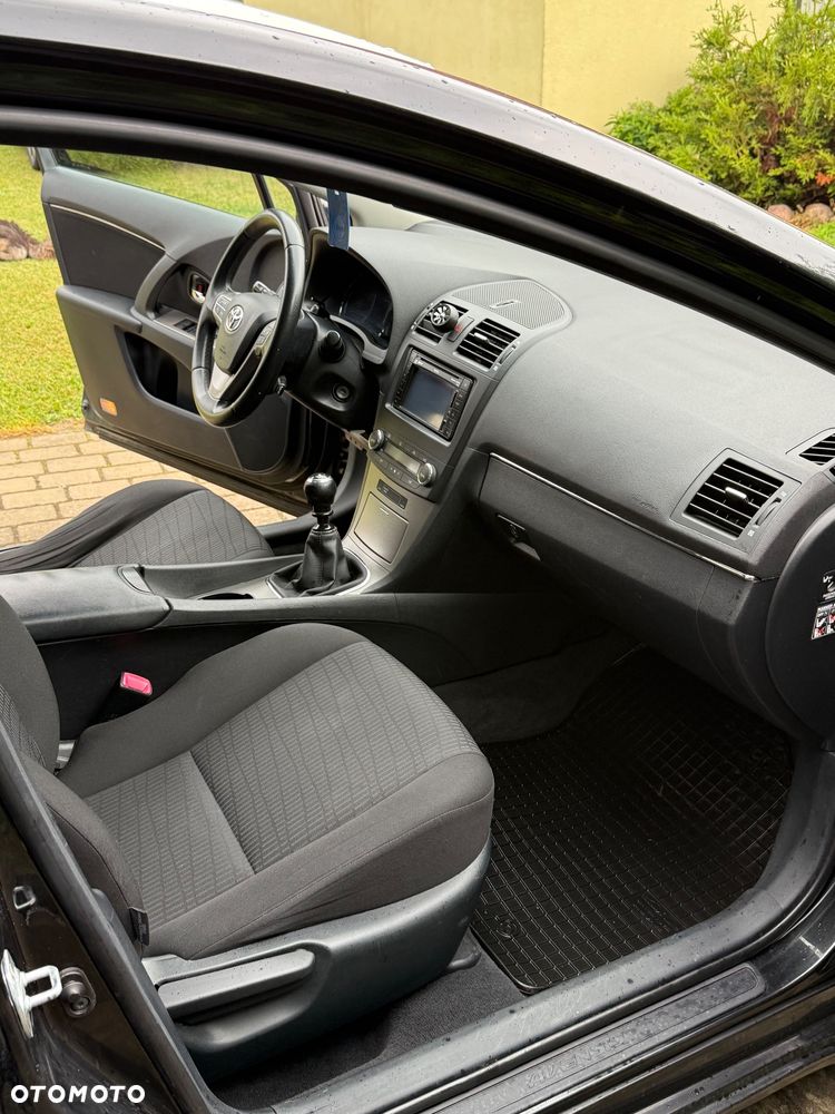 Toyota Avensis 2.0 D-4D - 12