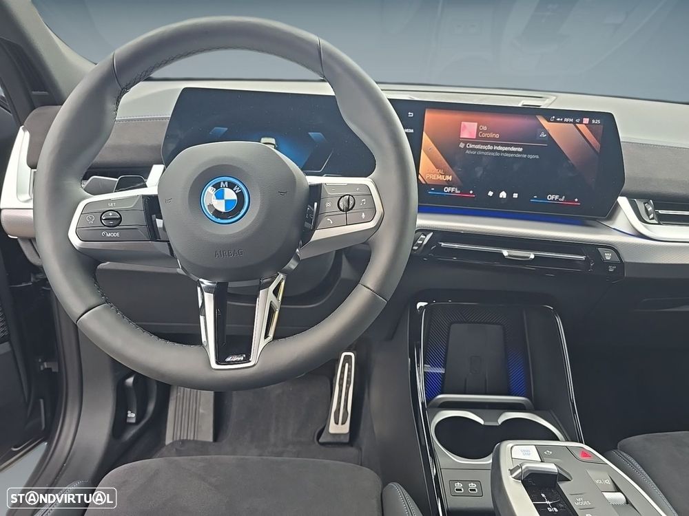 BMW iX2 eDrive20 - 13