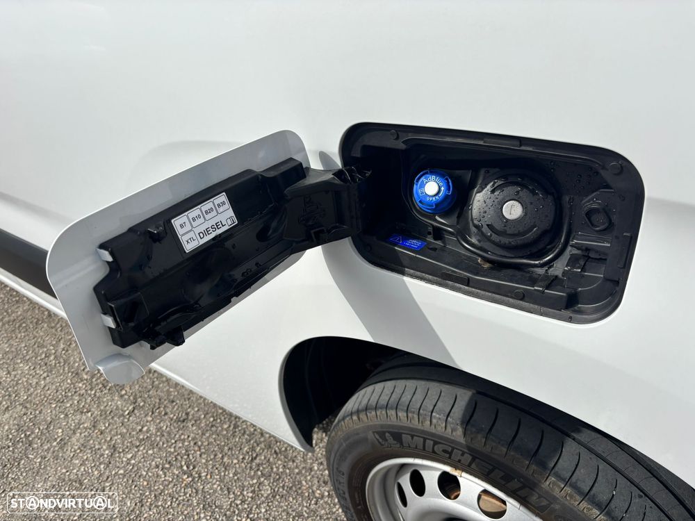 Opel Combo 1.5 102cv 3 LUG - LONGA - AC - IVA DEDUTÍVEL - 19