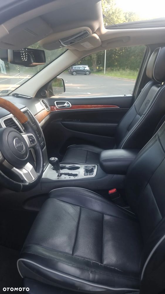 Jeep Grand Cherokee - 16