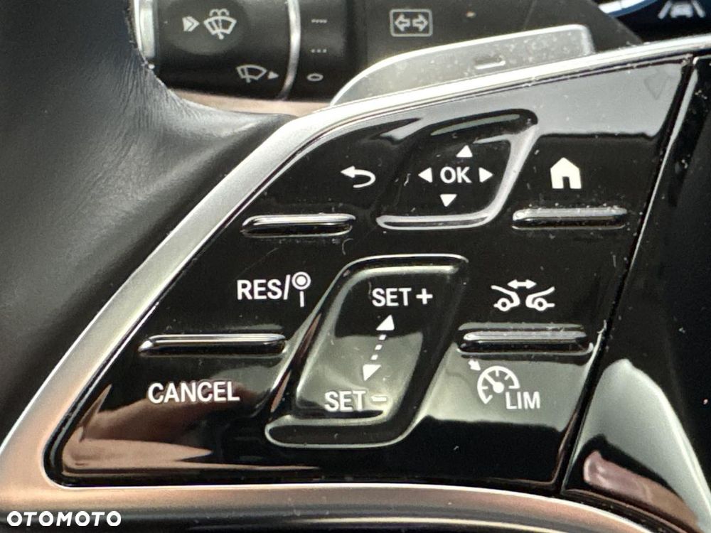 Mercedes-Benz Klasa E 220 d 4-Matic AMG/Avantgarde - 16