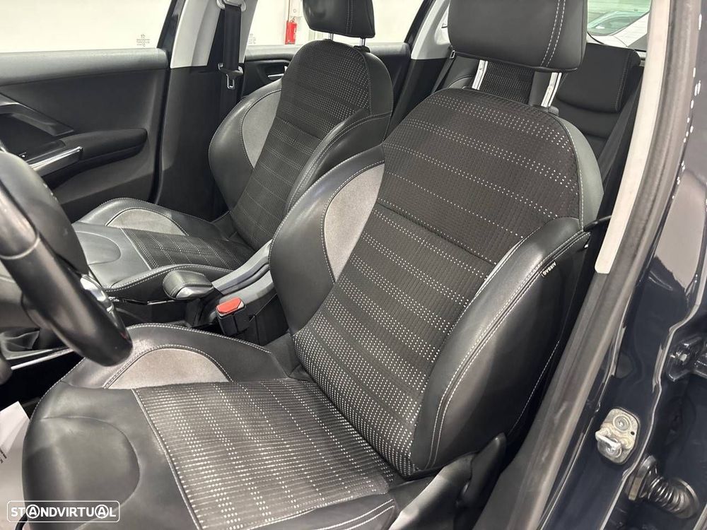 Peugeot 2008 1.2 PureTech Allure - 9