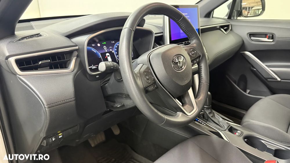 Toyota Corolla Cross - 18