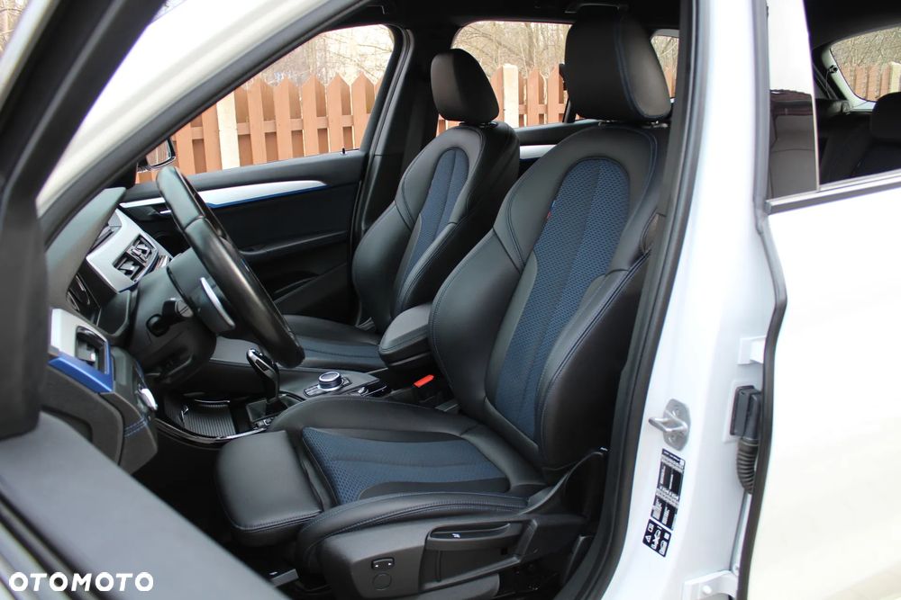 BMW X1 xDrive20i M Sport - 20