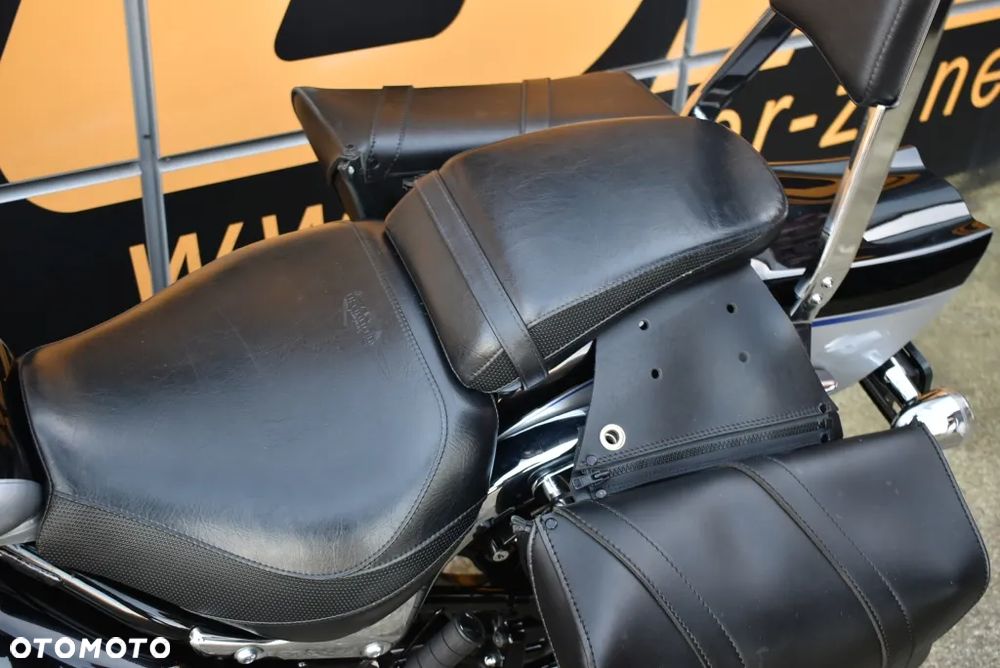 Suzuki Intruder - 13