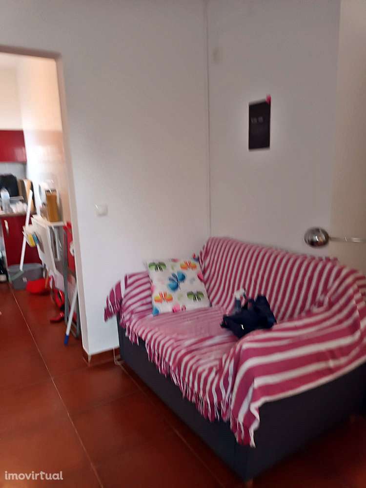 Moradia T1 em Colares. A poucos minutos da prais - Grande imagem: 4/8
