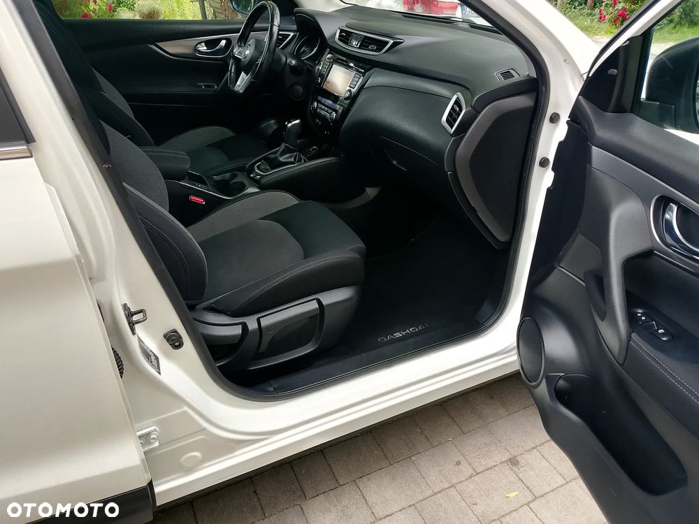 Nissan Qashqai 1.6 DCi Xtronic N-Connecta - 6