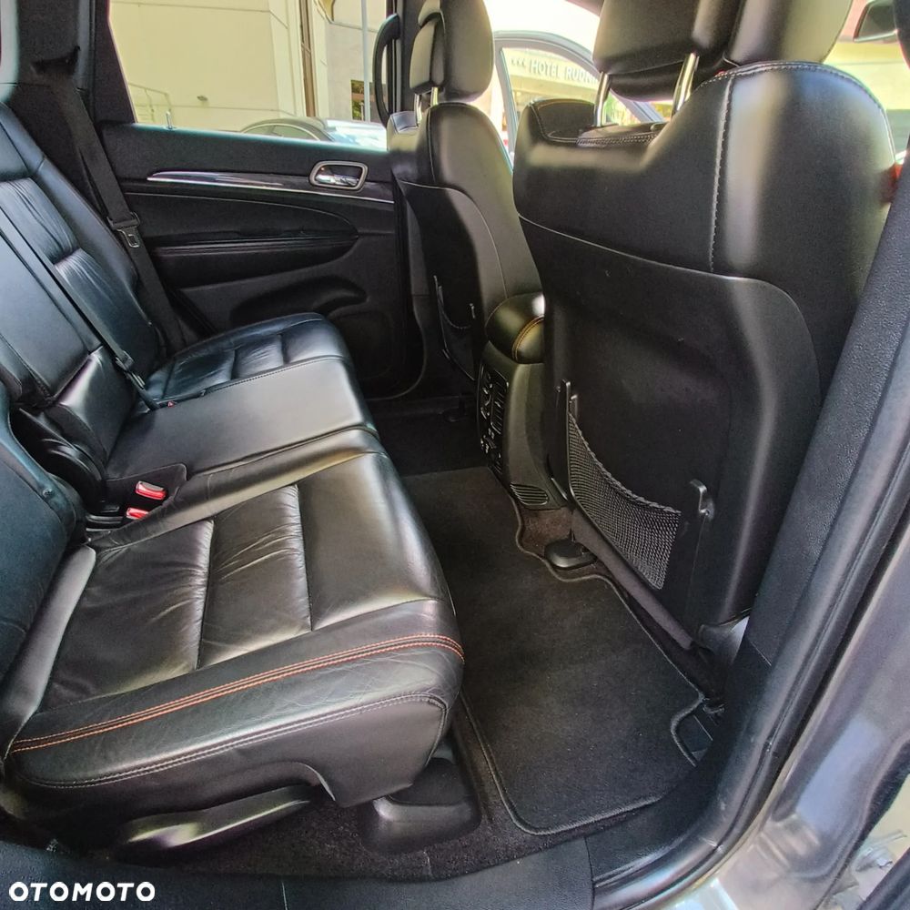 Jeep Grand Cherokee - 14