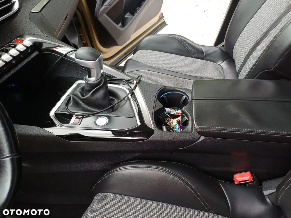 Peugeot 5008 BlueHDI 120 Stop & Start Allure - 23