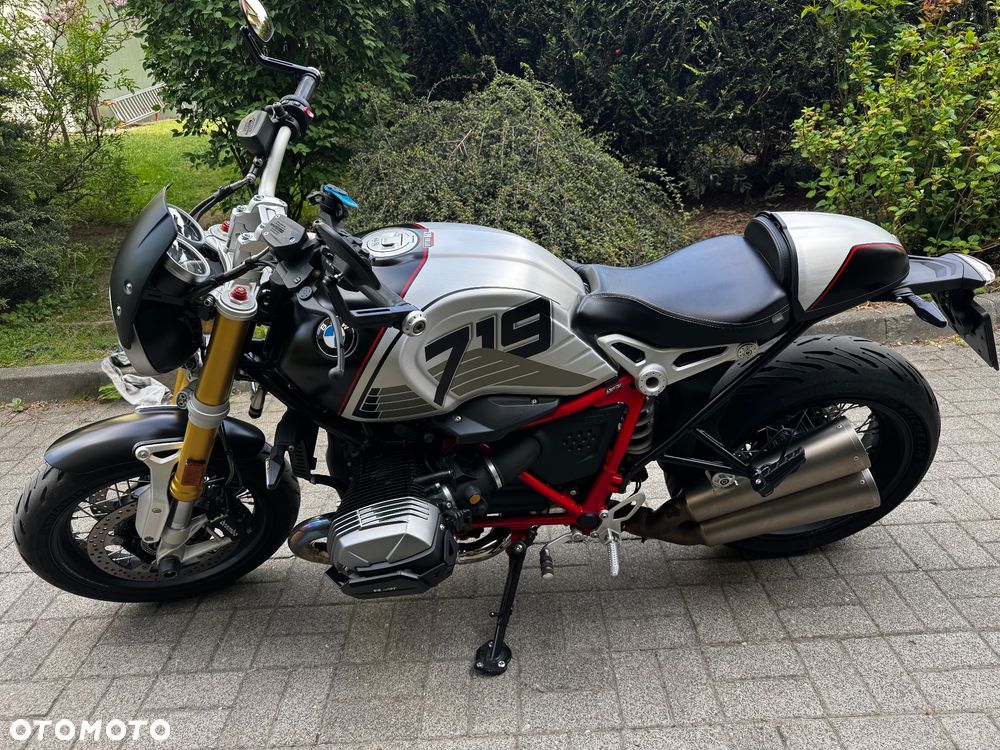 BMW R - 1