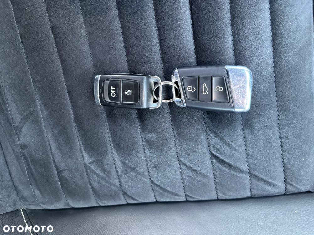 Volkswagen Passat 2.0 TDI 4Mot Elegance DSG - 23