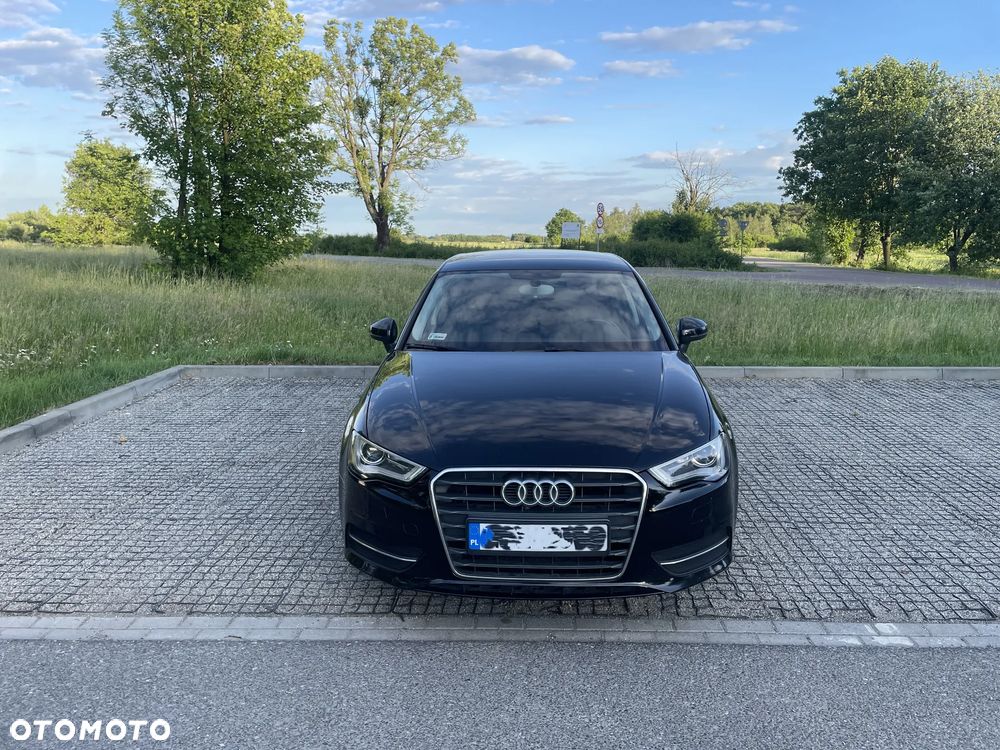 Audi A3 Sportback 1.6 TDI DPF Ambiente - 4