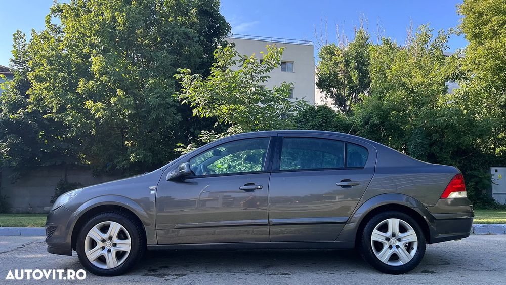 Opel Astra 1.6i Enjoy - 2