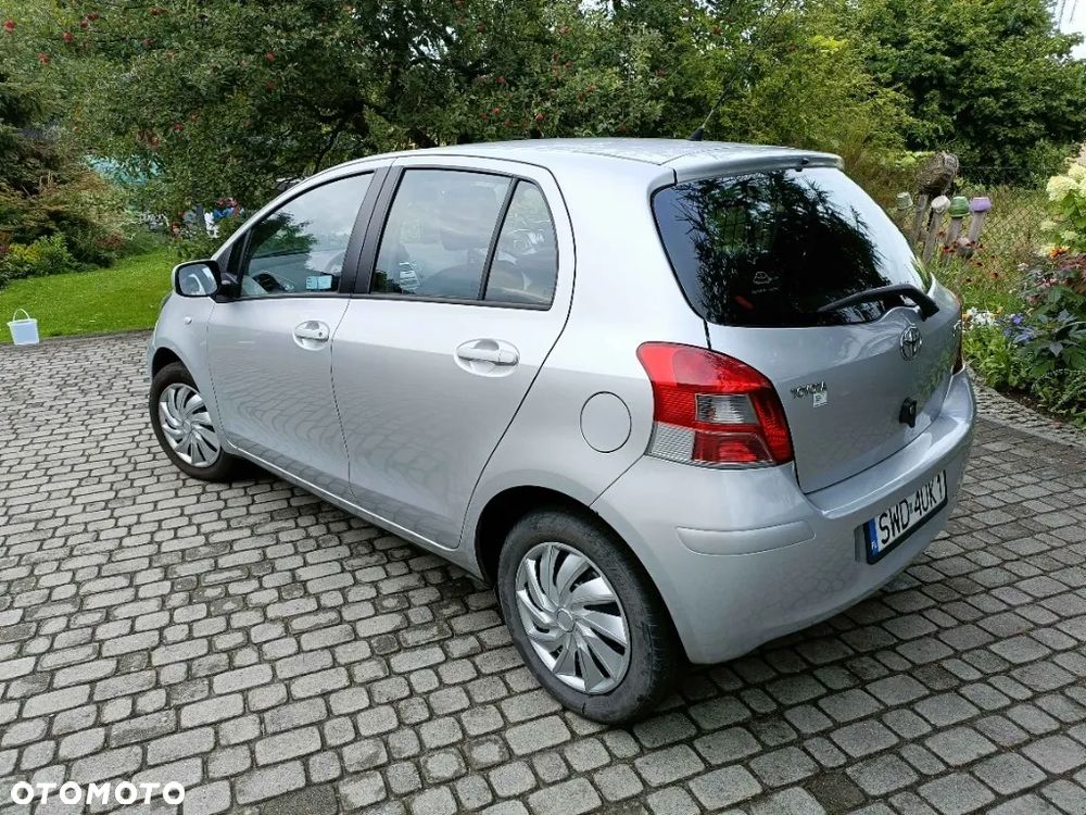 Toyota Yaris - 12