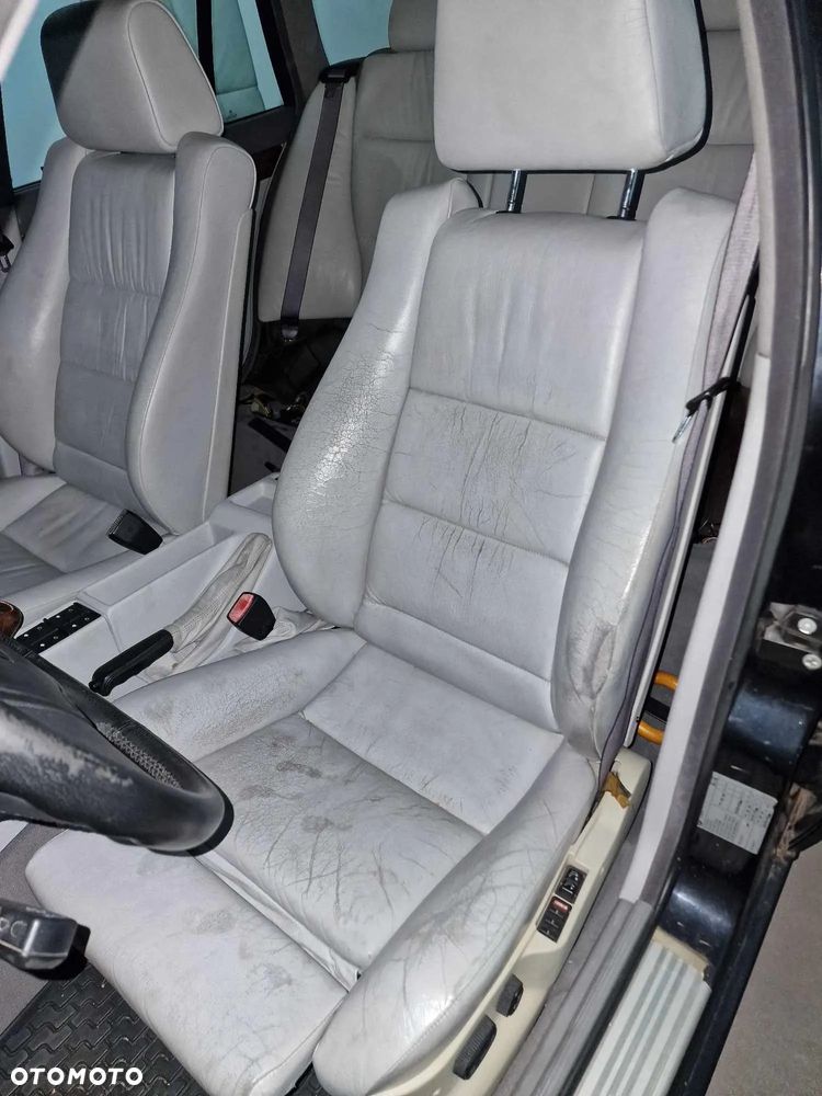 BMW Seria 5 540i - 33