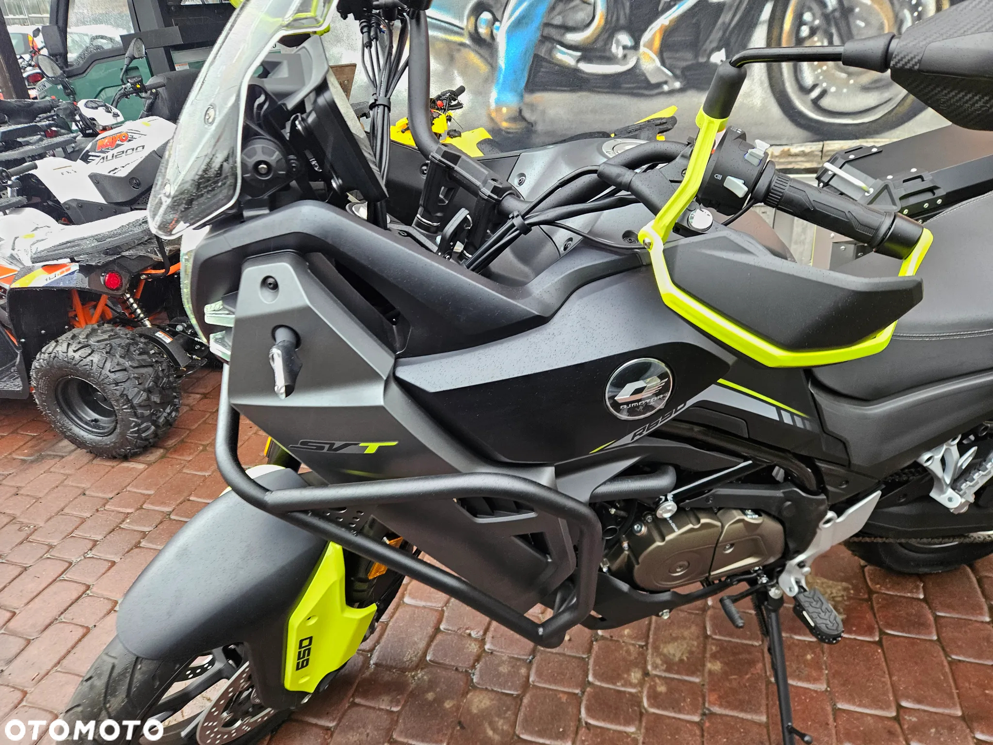 QJMOTOR SVT 650 - 13