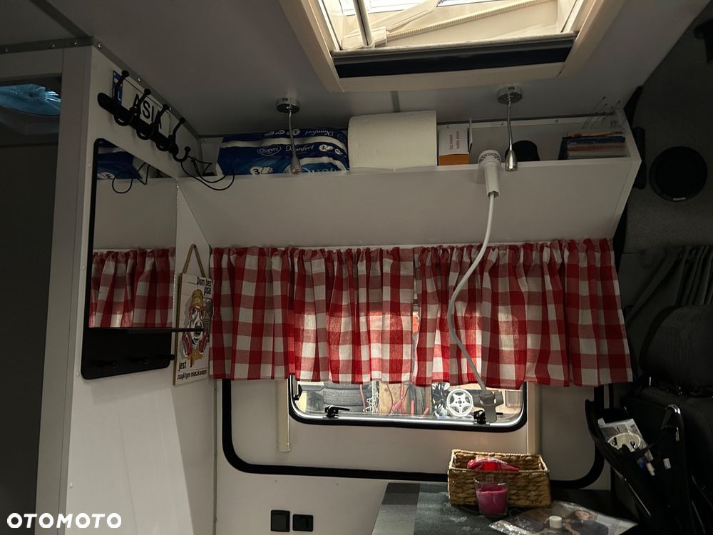 Mercedes-Benz sprinter - 25