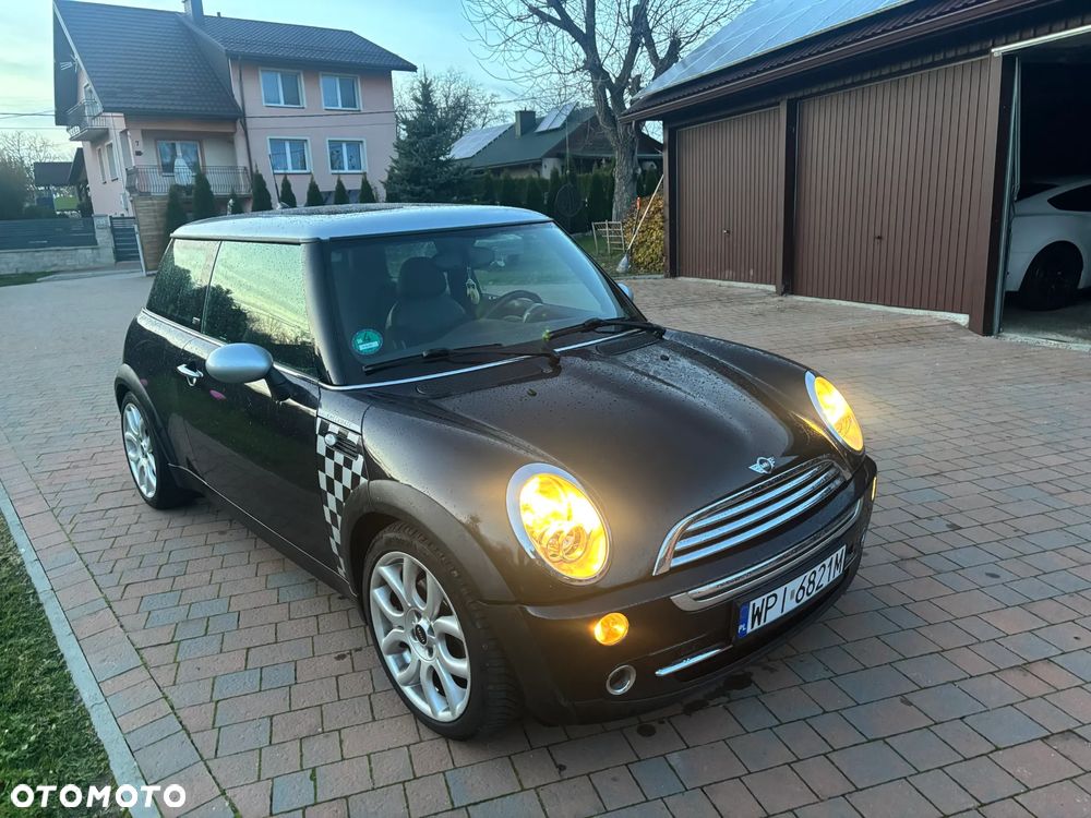 MINI Cooper Standard - 2