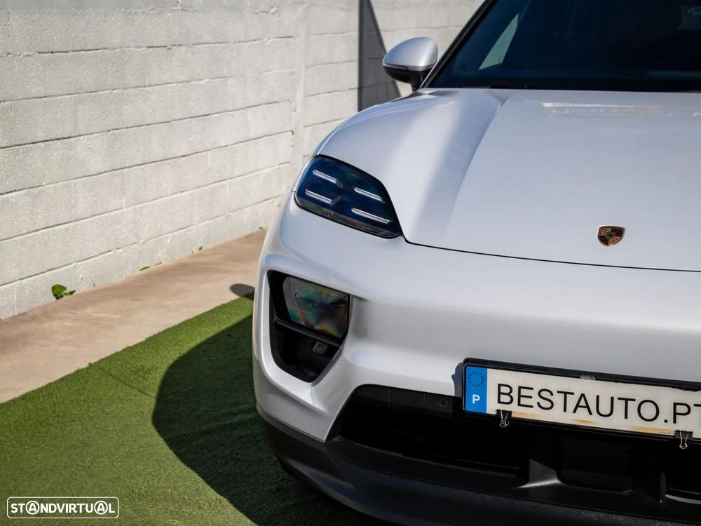 Porsche Macan Electric - 18