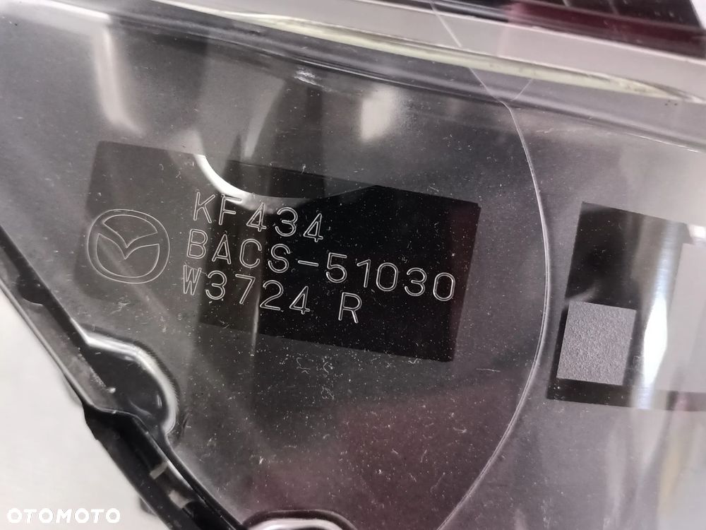 MAZDA 3 III LIFT 13-18r lampa przednia prawa oryginał - 6