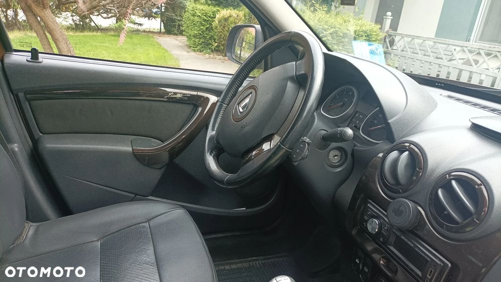 Dacia Duster 1.6 16V 4x2 Laureate - 3