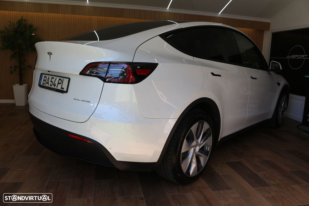 Tesla Model Y Long Range Tração Integral - 24