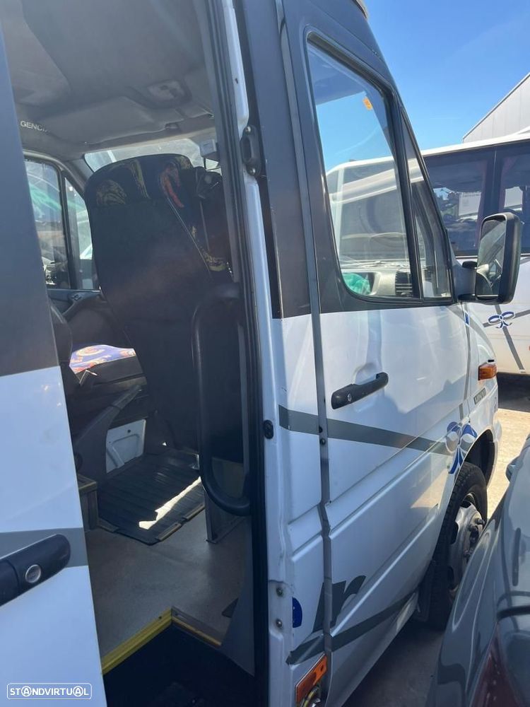 PORTA FRENTE DIREITA MERCEDES-BENZ SPRINTER FURGÓN - 1