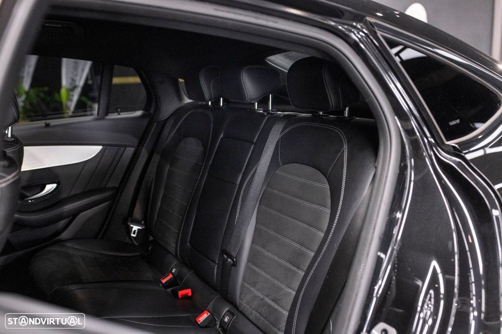 Mercedes-Benz GLC 300 e Coupe 4Matic 9G-TRONIC AMG Line - 35