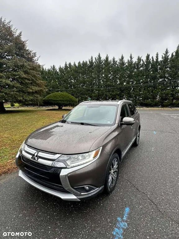 Mitsubishi Outlander 2.4 Instyle NAVI EU5 CVT - 3