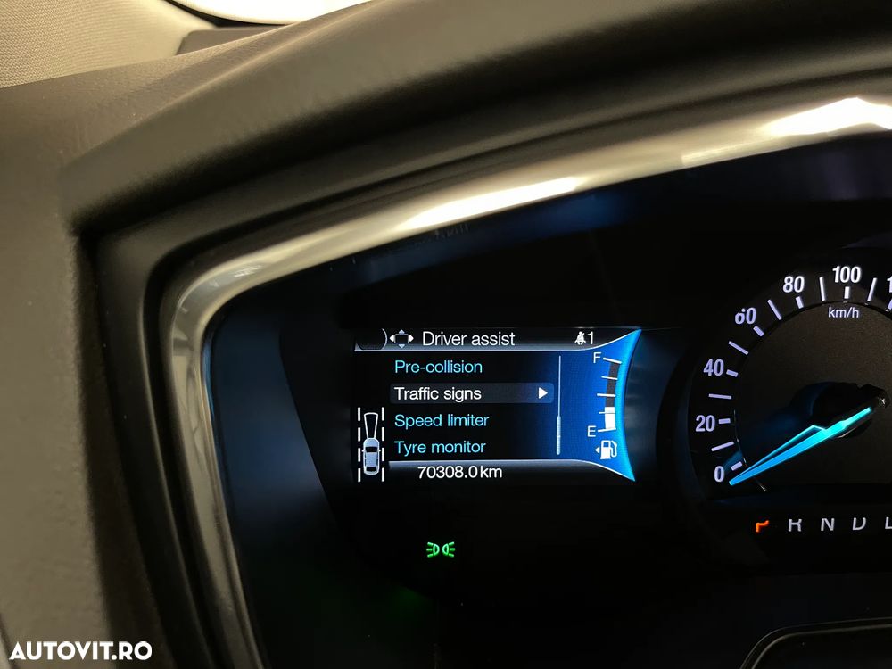 Ford Mondeo 2.0 HEV Titanium - 28